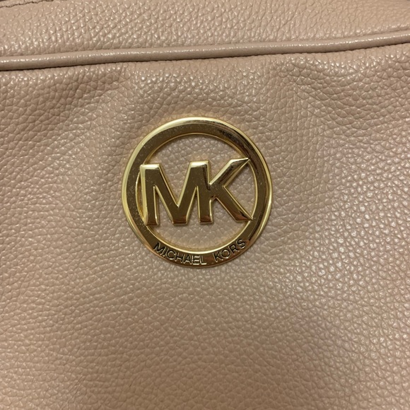 Michael Kors Crossbody - Picture 4 of 4